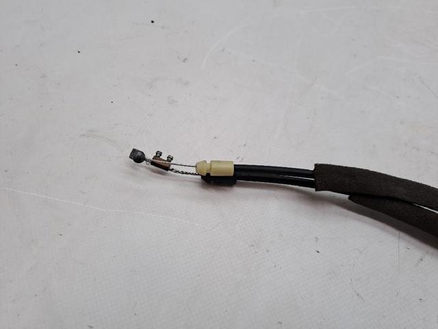 Fecho da porta dianteira esquerda Chevrolet Captiva 1 C100