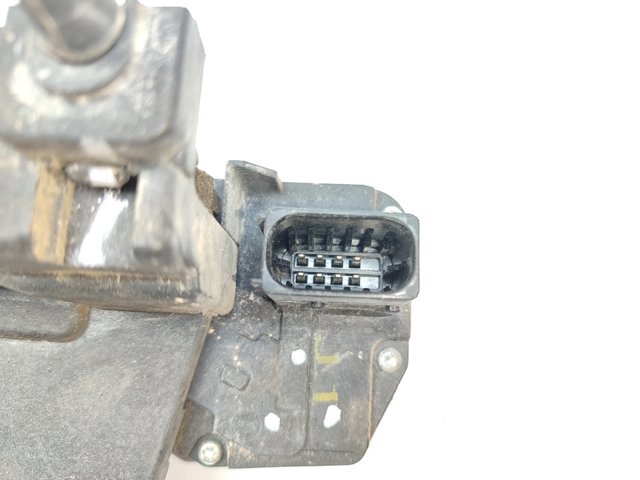 Fecho da porta dianteira esquerda Chevrolet Captiva 1 C100