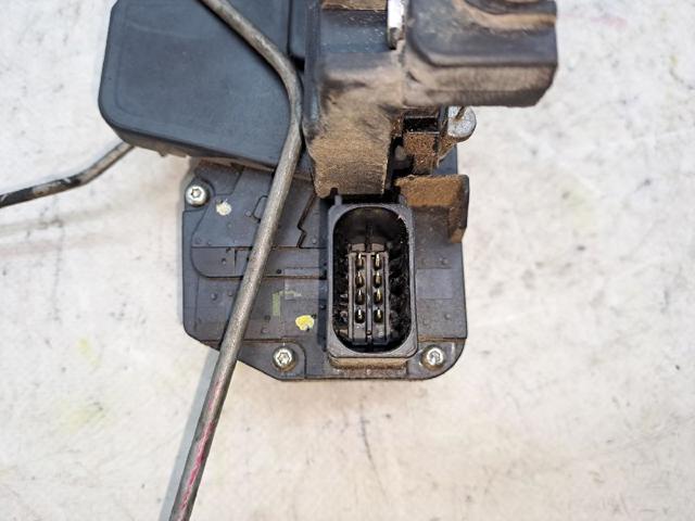 Fecho da porta dianteira esquerda Chevrolet Captiva 1 C100