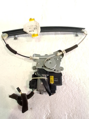 Mecanismo de acionamento de vidro da porta dianteira esquerda Chevrolet Captiva 1 C100