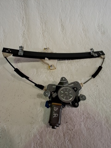Mecanismo de acionamento de vidro da porta dianteira direita Chevrolet Captiva 1 C100