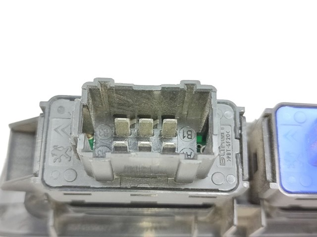 96657927ZD PEUGEOT Кнопка включения мотора стеклоподъемника передняя левая купить в Днепр
