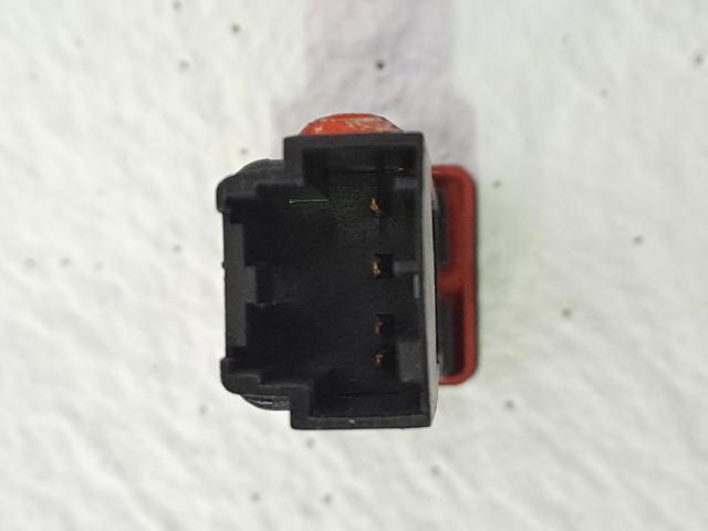 Botão de ativação do sinal de emergência Chevrolet Captiva 1 C100