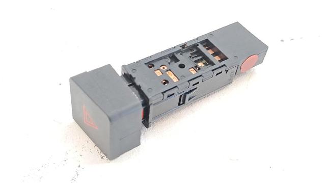 Botão de ativação do sinal de emergência Chevrolet Captiva 1 C100