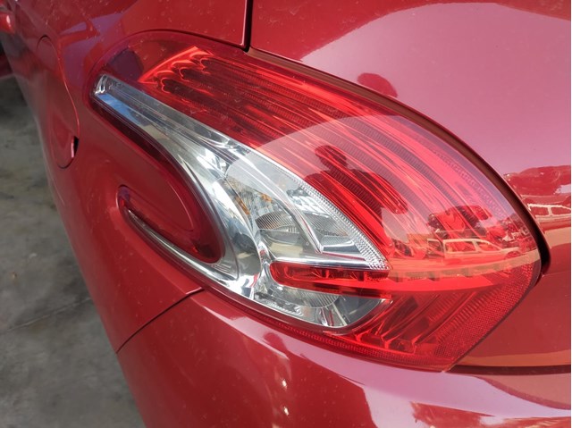 Luz traseira esquerda para Peugeot 208 (ca_,ca_) (2012-...) 1.4 hdi 8h01 9672628280