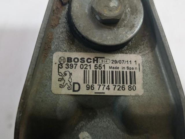 PEUGEOT 9677472680 Мотор стеклоочистителя лобового стекла правый в наличии Украина