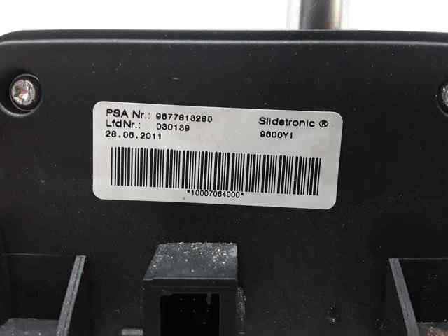 PEUGEOT 9677813280 в наличии Харьков
