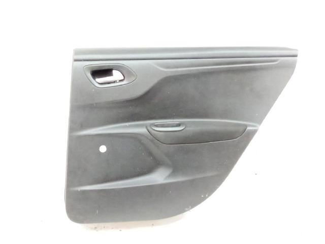 Revestimento (cobrimento) interno da porta traseira direita 96783750ZD Peugeot/Citroen