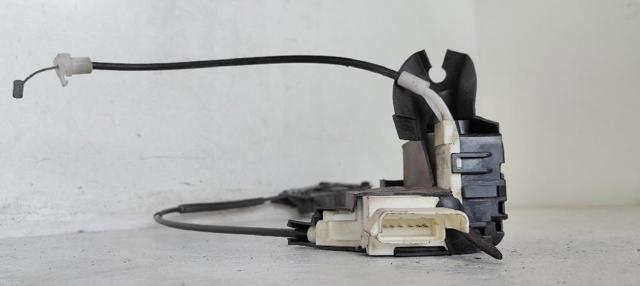 Fecho da porta dianteira esquerda Peugeot 407 6E