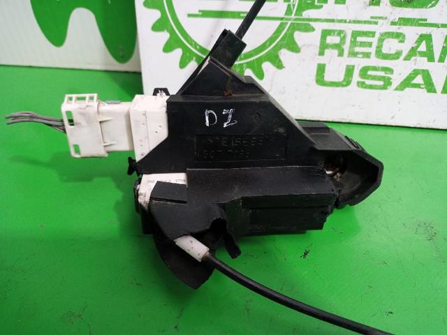 Fecho da porta dianteira esquerda Peugeot 407 6E