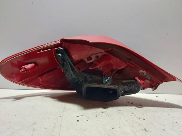 PEUGEOT 9686565980 Фонарь задний правый в наличии Каменское