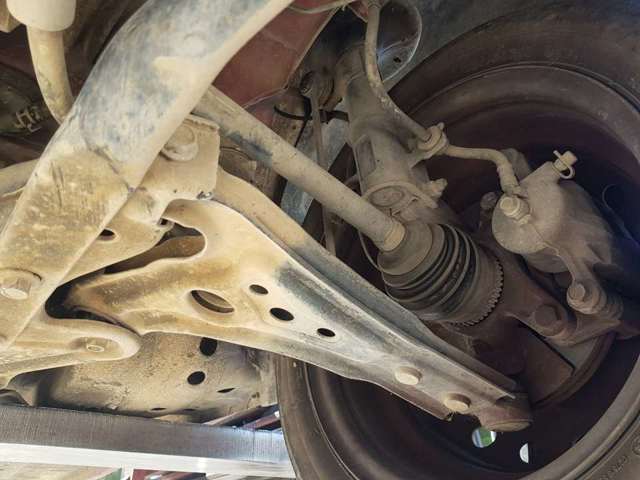 Braço de suspensão dianteiro esquerdo inferior para Daewoo Kalos 1.4 16V F14D3 96870465