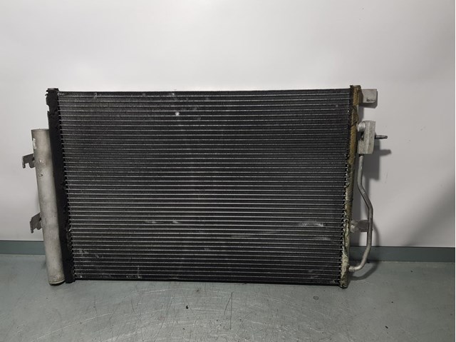 Condensador de ar condicionado / radiador para Chevrolet Aveo Fastback 1.3 D F16D4 96943762