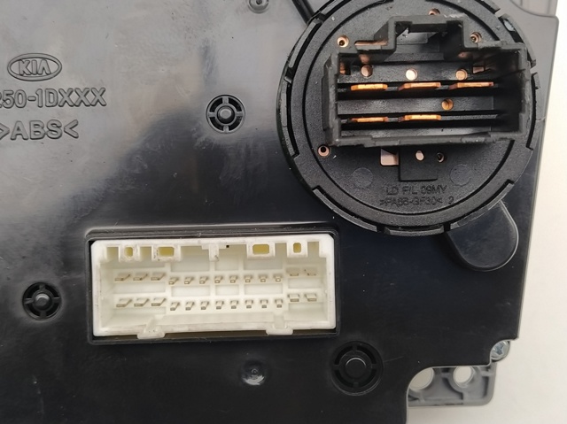 HYUNDAI 972501DXXX в наличии Днепр