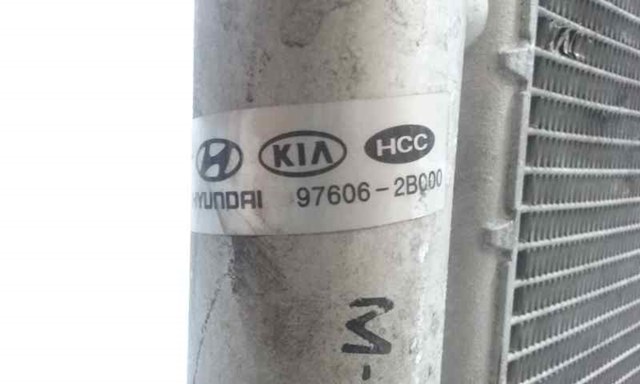 Condensador de ar condicionado / radiador para Hyundai Santa Fe (BM) 2.2 CRDI Cat / 0.06 - ... D4EB 976062B000