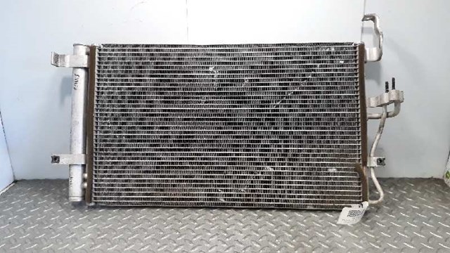 Condensador de ar condicionado / radiador para Hyundai Elantra 2.0 CRDI (113 cv) 976062D000