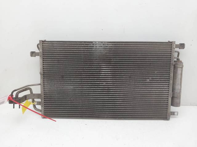 Condensador de ar condicionado / radiador para Kia Sportage 2.0 i 16V G4GC 976062E000