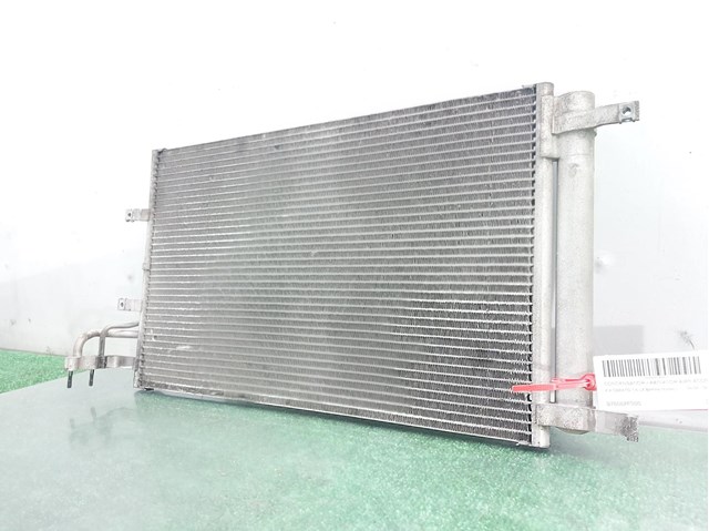 Condensador de ar condicionado / radiador para Kia Cerato Sedan 2.0 CRDI D4EA 976062F000