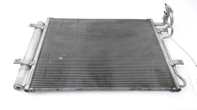 Condensador de ar condicionado / radiador para Kia Cerato Sedan 2.0 G4GC 976062F001