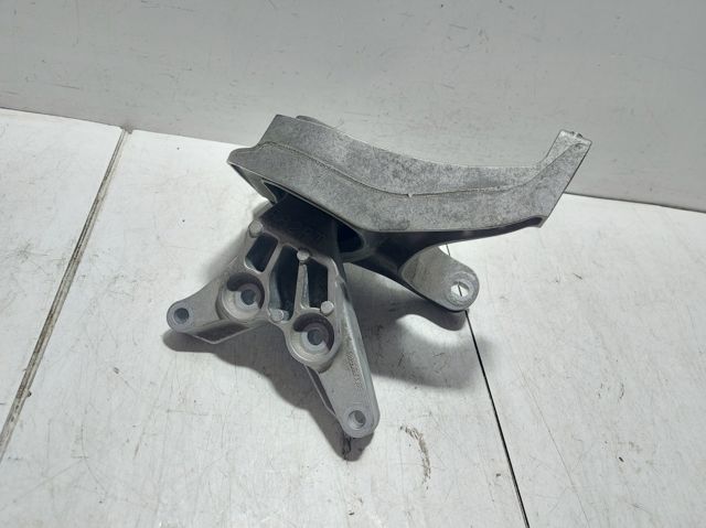 9800895680 PEUGEOT Правая подушка двигателя купить в Днепр