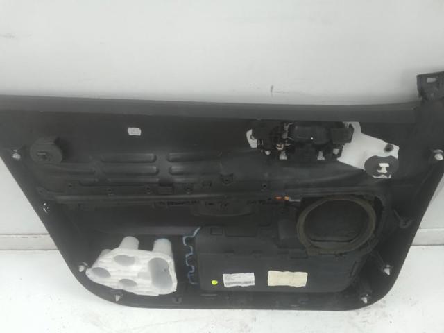 Revestimento (cobrimento) interno da porta dianteira esquerda 98011901ZD Peugeot/Citroen