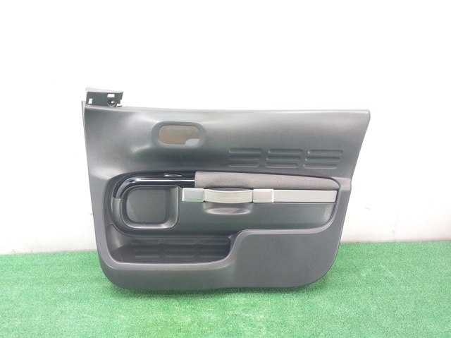 Revestimento (cobrimento) interno da porta dianteira esquerda 98011901ZD Peugeot/Citroen