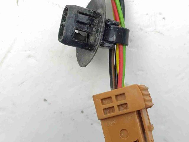 98016918XT PEUGEOT Левое боковое зеркало купить в Ужгород