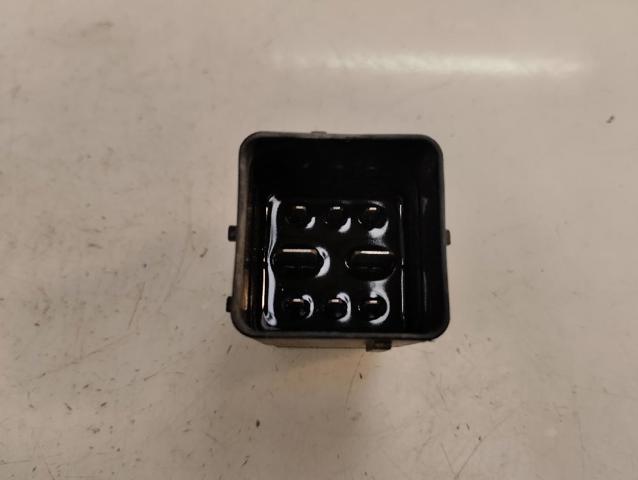 Relê das velas de incandescência 9803299780 FORD