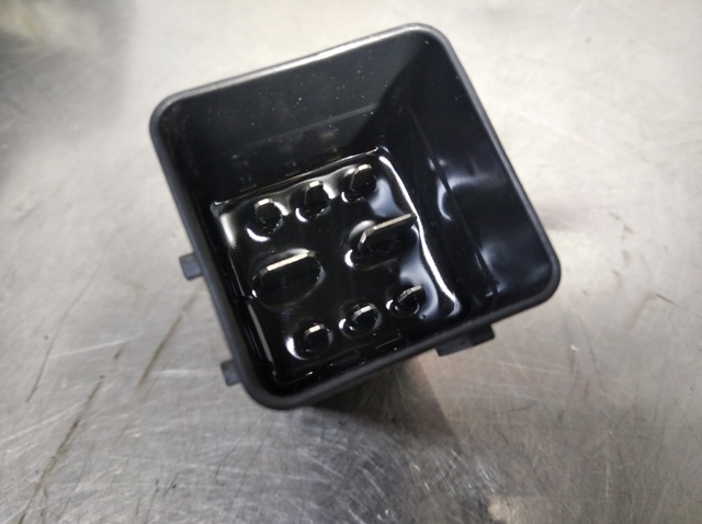 Relê das velas de incandescência Citroen Berlingo K9