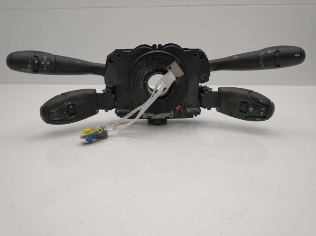 Comutador instalado na coluna da direção, montado 98042440XT PEUGEOT