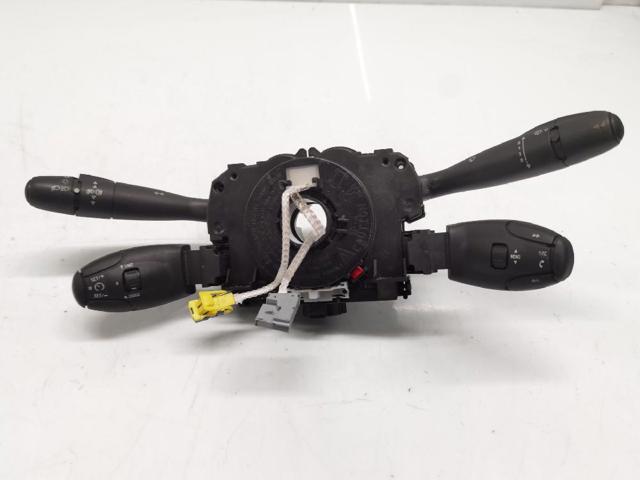 Comutador instalado na coluna da direção, montado 98042440XT PEUGEOT