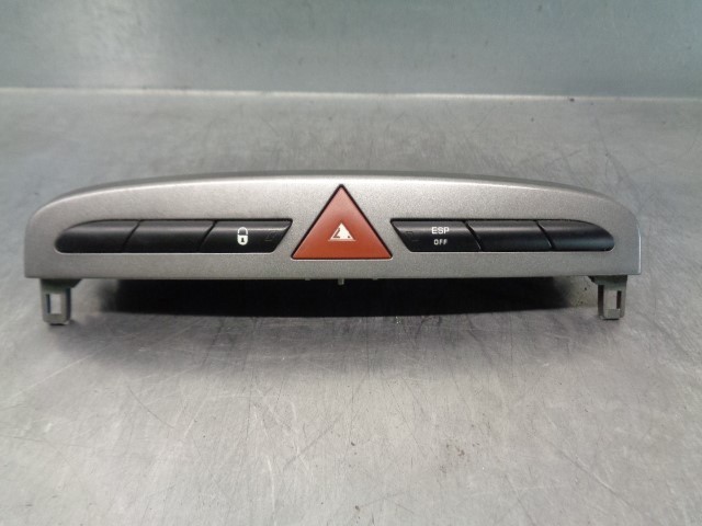 PEUGEOT 98060429XT в наличии Днепр