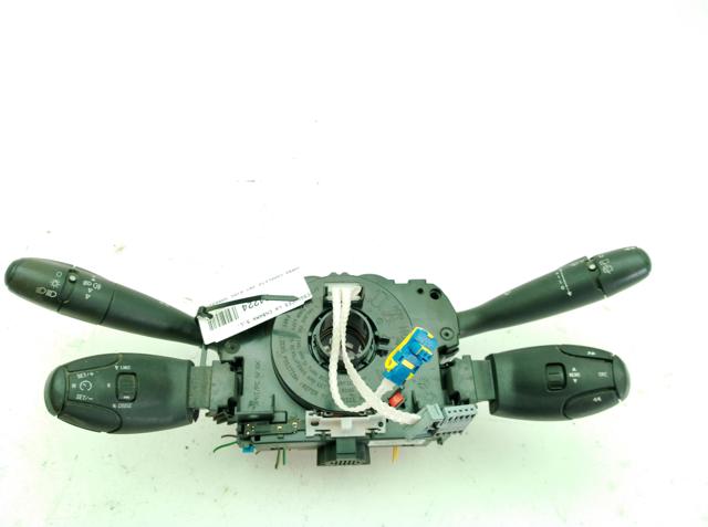 Comutador instalado na coluna da direção, montado Citroen Berlingo B9