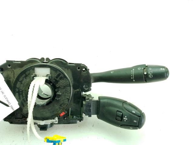 Comutador instalado na coluna da direção, montado Citroen Berlingo B9