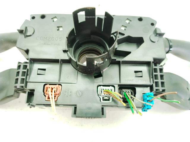 Comutador instalado na coluna da direção, montado Citroen Berlingo B9