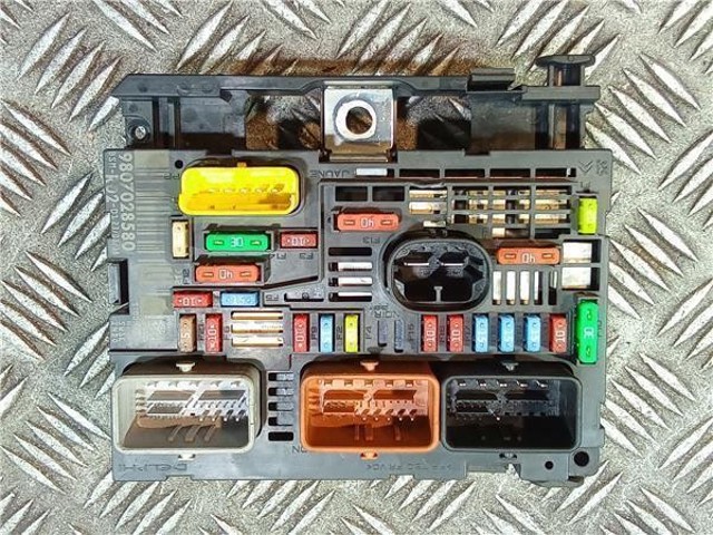 Unidade de dispositivos de segurança Peugeot 407 6D