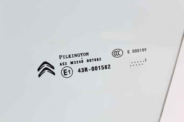 9807402880 PEUGEOT Стекло двери передней левой купить в Житомир