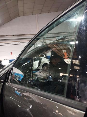 PEUGEOT 9811414280 Стекло двери передней левой в наличии Тернополь