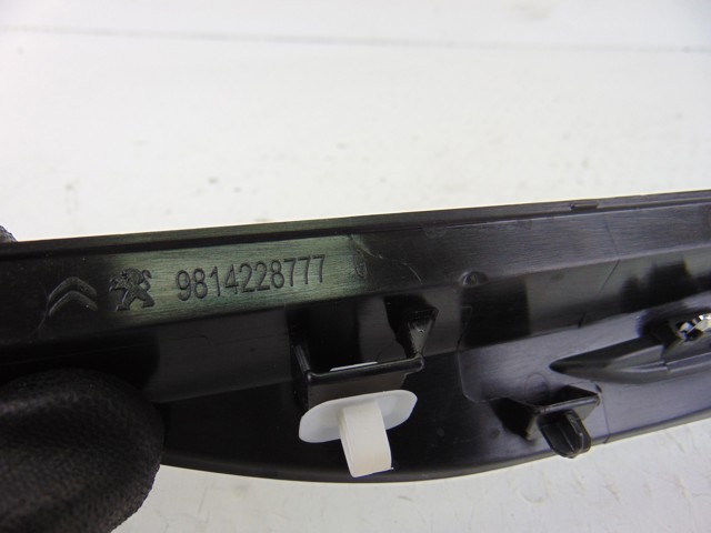 PEUGEOT 9814228777 в наличии Украина