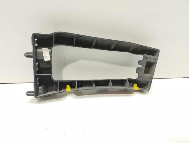9816808680 PEUGEOT Кронштейн бампера заднего внешний правый купить в Ирпень