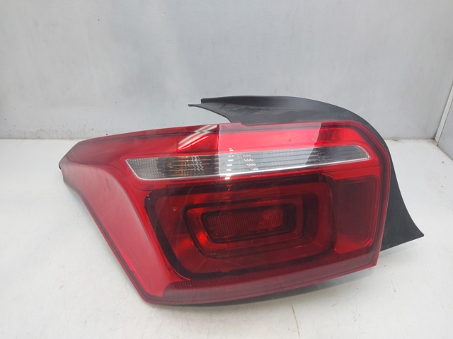 Lanterna traseira esquerda 9817303780 Peugeot/Citroen