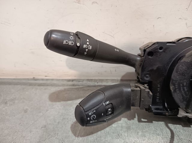 98200126XT PEUGEOT Переключатель подрулевой правый купить в Черкассы