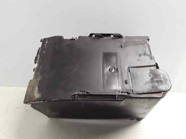 9823055280 PEUGEOT Крышка аккумулятора купить в Кривой Рог