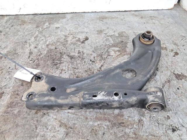 PEUGEOT 9846329580 Рычаг передней подвески нижний левый в наличии Николаев