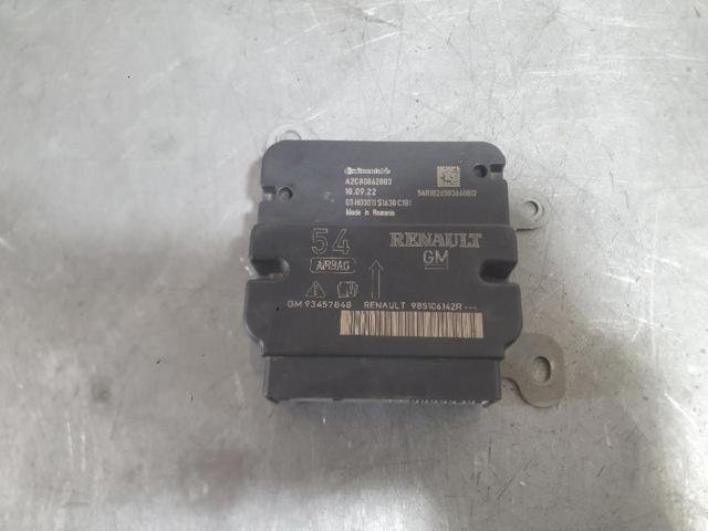 RENAULT 985700198R Подушка безопасности (AIRBAG) водительская в наличии Николаев