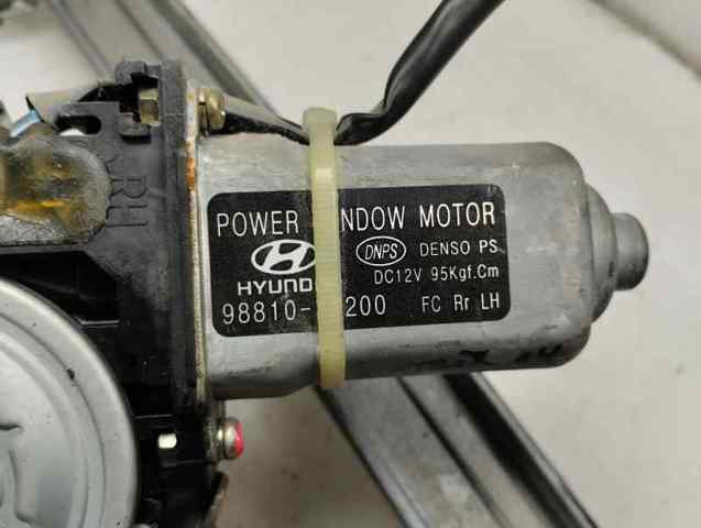 9881017200 HYUNDAI Мотор стеклоподъемника двери задней левой купить в Киев