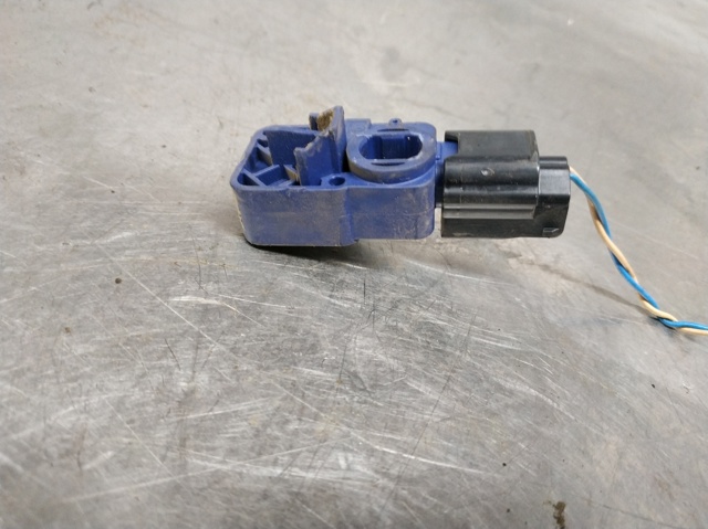 988304337R RENAULT Датчик удара купить в Каменское