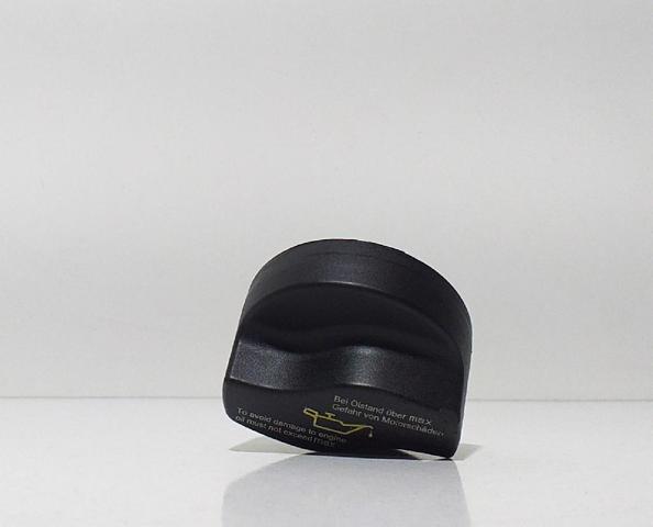 MERCEDES A0000100385 Крышка маслозаливной горловины в наличии Черкассы