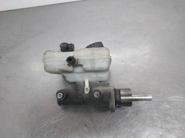Cilindro mestre do freio A0004316401 MERCEDES