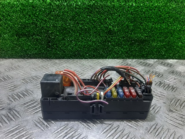 Unidade de dispositivos de segurança Mercedes E S210